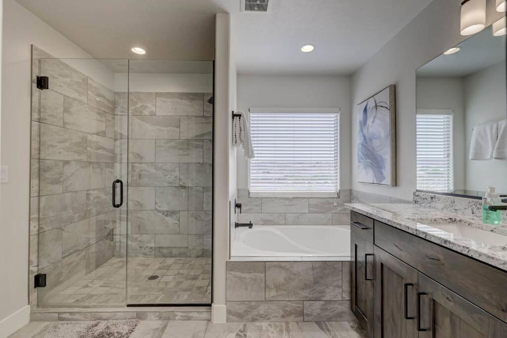 Вілла St George, Private Hot Tub/Patio, New Community Вашингтон Екстер'єр фото